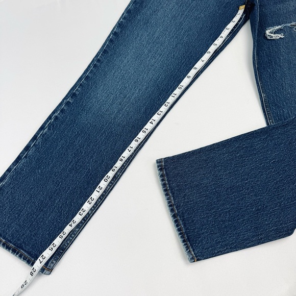 A&F Curve Love 90s Straight Ultra High Rise Dark Wash Ripped Jeans - Picture 5 of 13